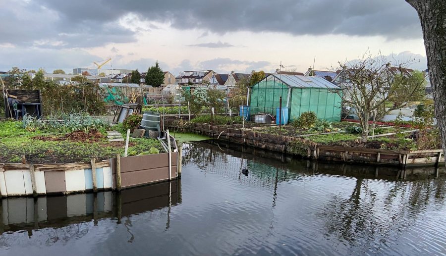 Resultaten grond en wateronderzoek PFAS bekend: regen- en kraanwater te gebruiken, advies voor slootwater