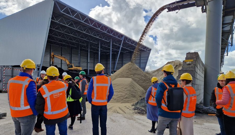 Beleidsmedewerkers ministerie van Infrastructuur & Waterstaat op bezoek bij OZHZ