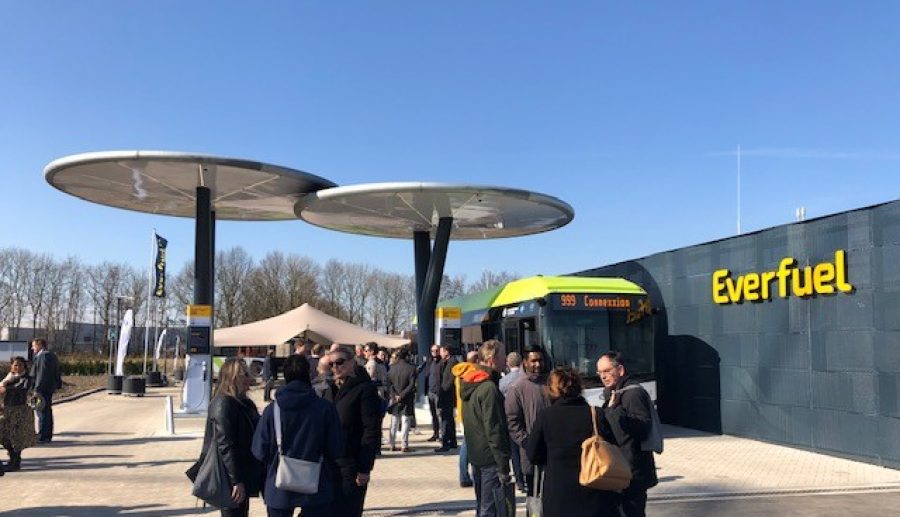 Opening waterstoftankstation Heinenoord